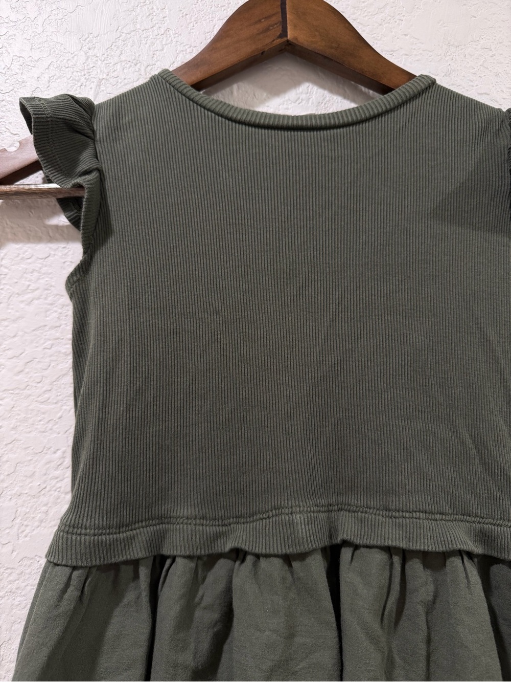 Baby Gap Toddler Eyelet Dress Size 5 - Picture 7 of 8